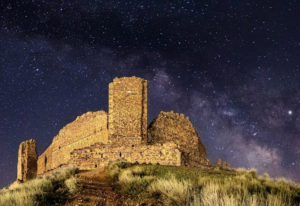 Dest Fotografía Nocturna Vía láctea y castillo DMD Fotografía