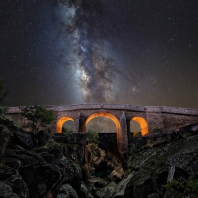 Riachuelo de estrellas - Fotografía nocturna con vía láctea- Lebiakhon