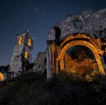 Bajo el cielo estrellado, entre las ruinas del tiempo... - DMD fotografía Lebiakhon Bajo el cielo estrellado, entre las ruinas del tiempo... - DMD fotografía Lebiakhon